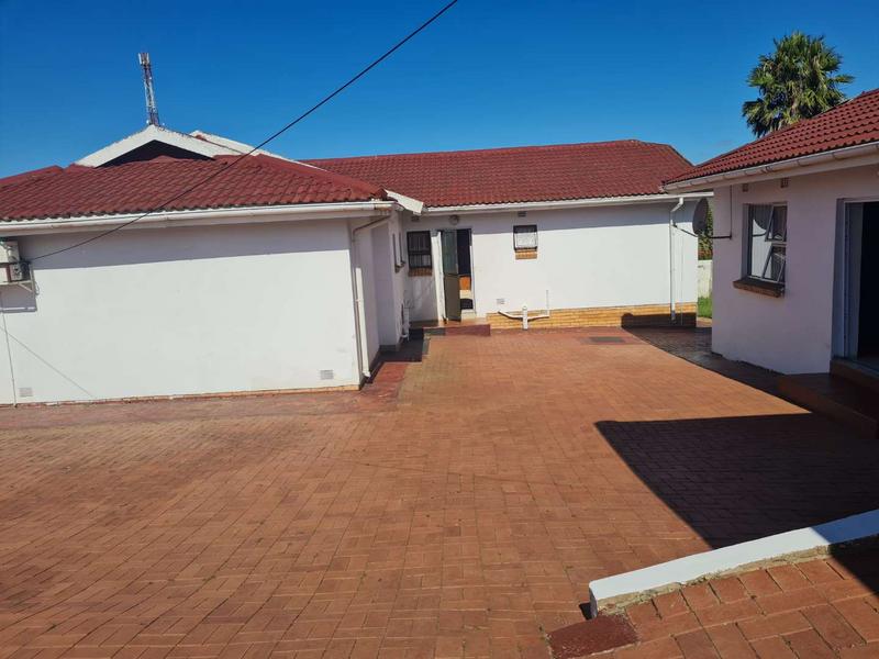 5 Bedroom Property for Sale in Southernwood Eastern Cape